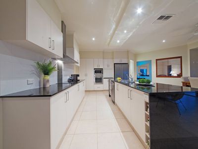 2 Lachlan Drive, Wakerley