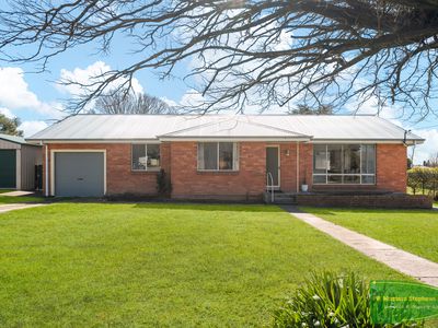 16 Amos Avenue, Blayney