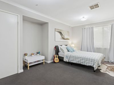 14 Sundew Place, Thornlie