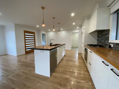 2 Riverside Avenue, Werribee