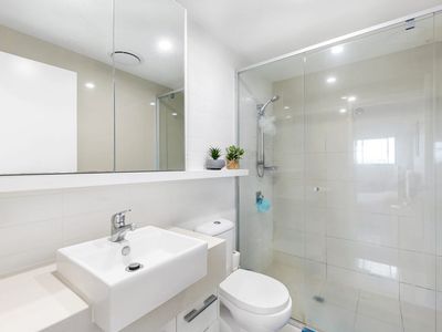 509 / 9 Hooker Boulevard, Broadbeach Waters