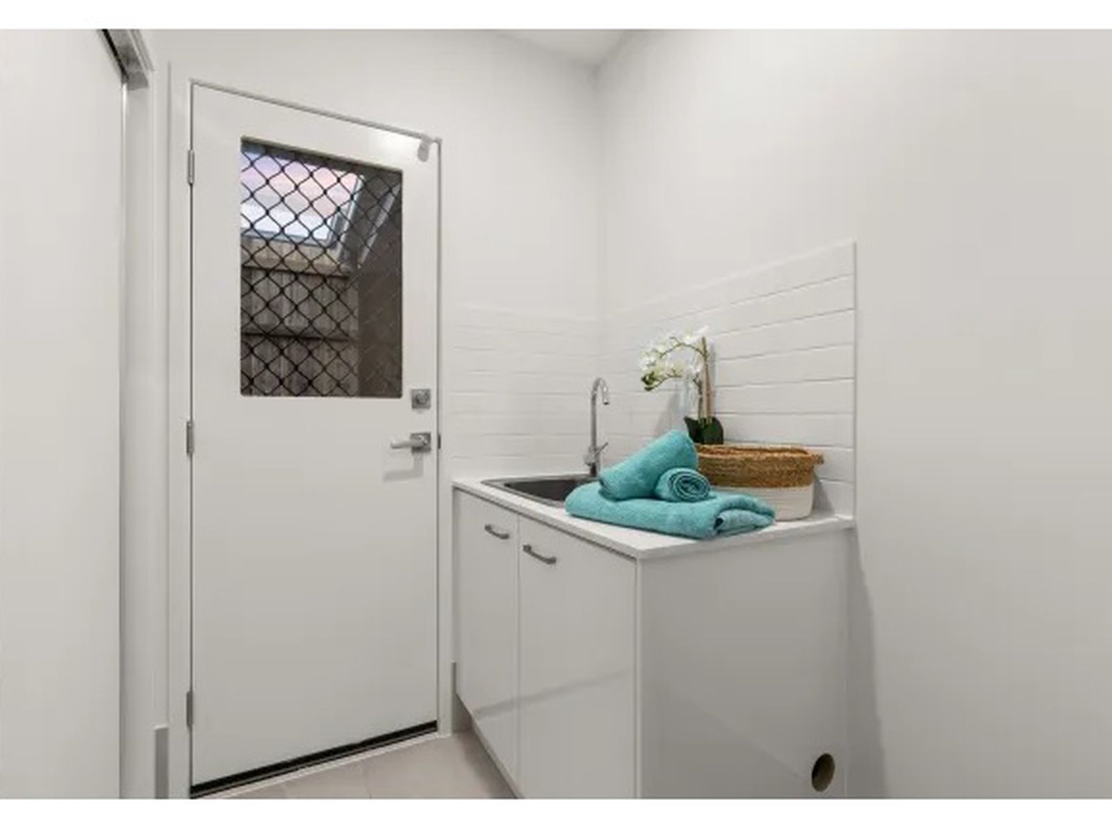 Great Location: Live in or Rent $800k Pkg.