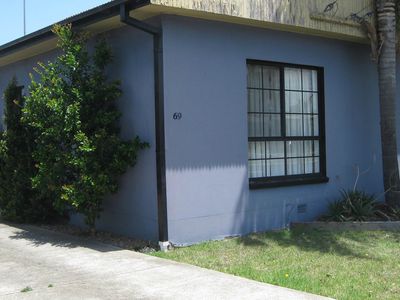 1 / 69 Lake Entrance Road, Warilla