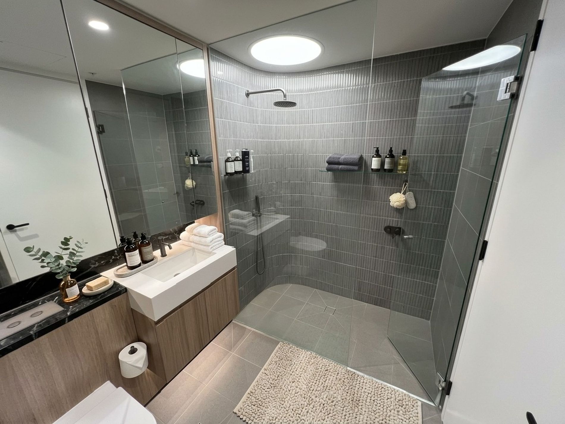 703 / 3 Gray Street, Bondi Junction