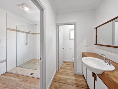 24 Crouch Avenue, Atherton