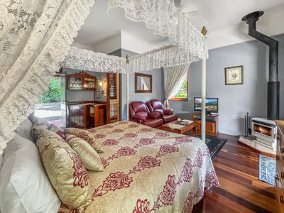 37-41 Western Avenue, Montville
