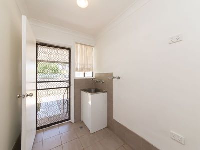 8 Newcombe Court, Dubbo