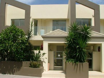 3 / 8 Leo Crescent, Alexandra Headland