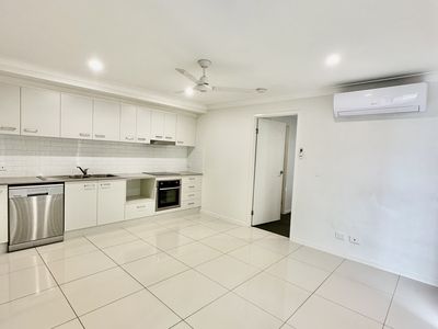 2 / 6 Karto Street, Cambooya