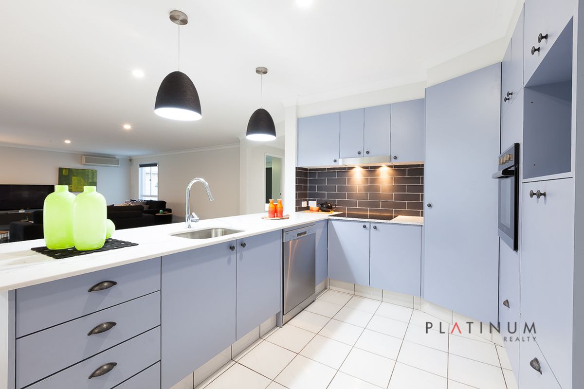 141 Santa Cruz Boulevard, Clear Island Waters