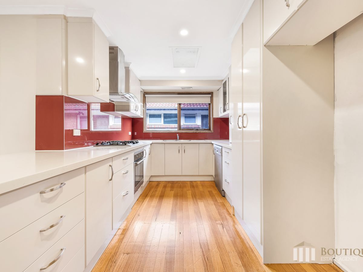 40 Murchison Crescent, Clayton South