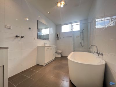 5 McBurney Avenue, Mascot