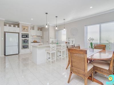 9 Topmast Brace, Alkimos