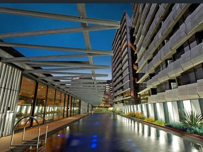 1606 / 8 Waterview Walk, Docklands