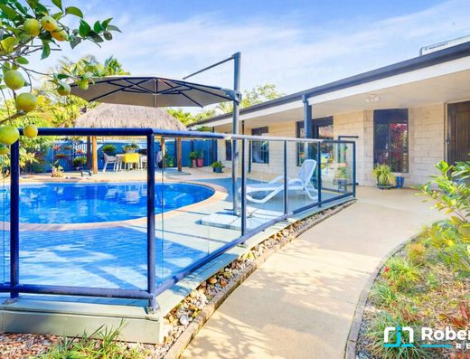 Spacious Home Offering Privacy, Pool & Side Access image 7