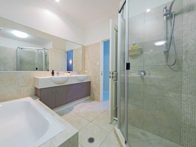2 Suprano Place, Wakerley