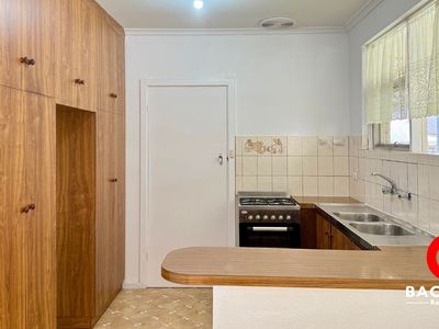 19 Roundaway Crescent, O'halloran Hill