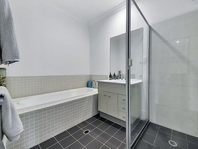77 Mossvale Drive, Wakerley