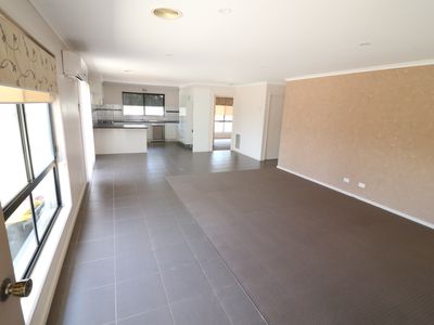 1 / 70 Redbank Road, Seymour