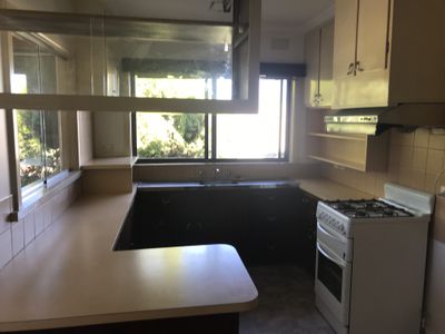 28 Village Avenue, Doncaster