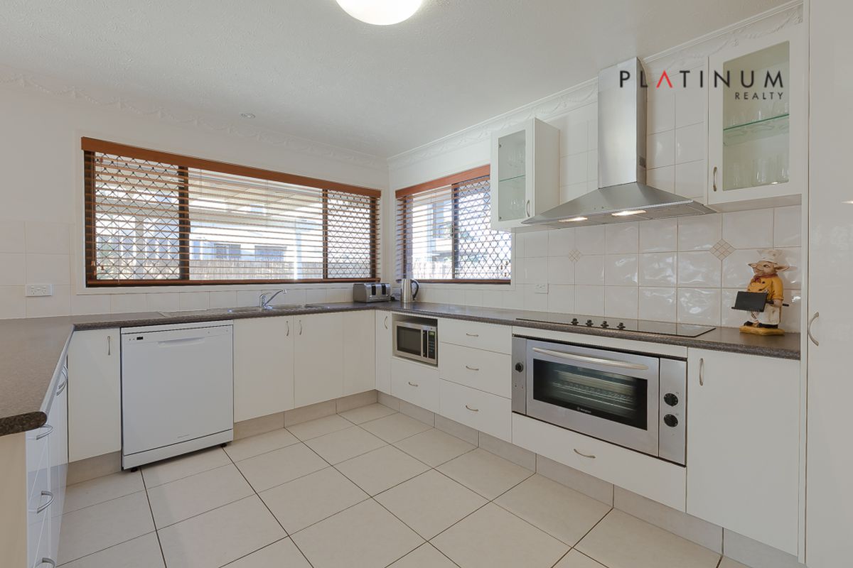 13 LE MANS DRIVE, Mermaid Waters