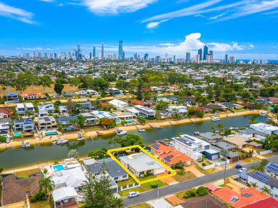 18 Rosemont Ave, Broadbeach Waters