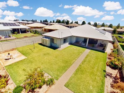 70 Champagne Drive, Dubbo