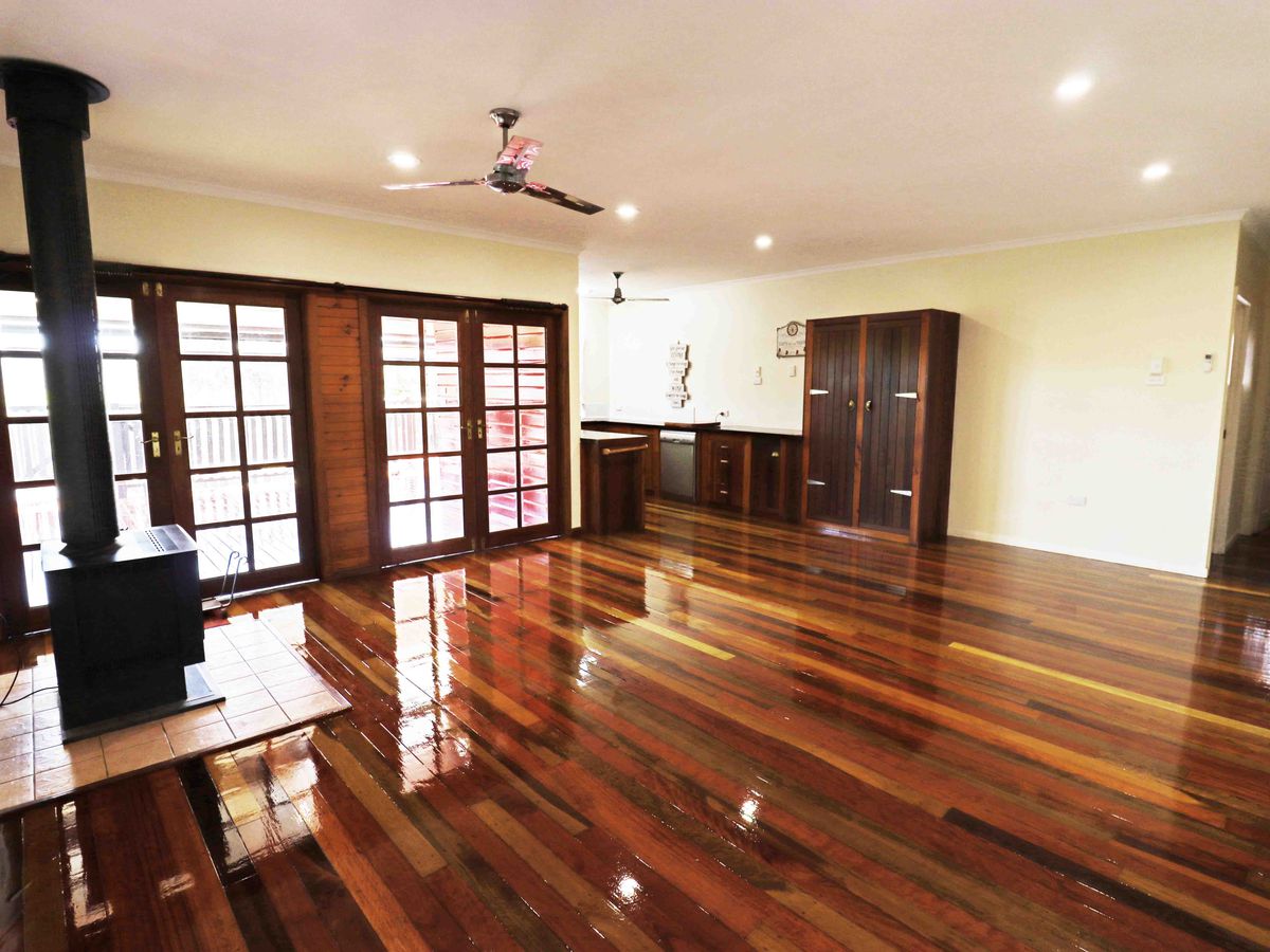 25 TWELFTH AVENUE, Atherton