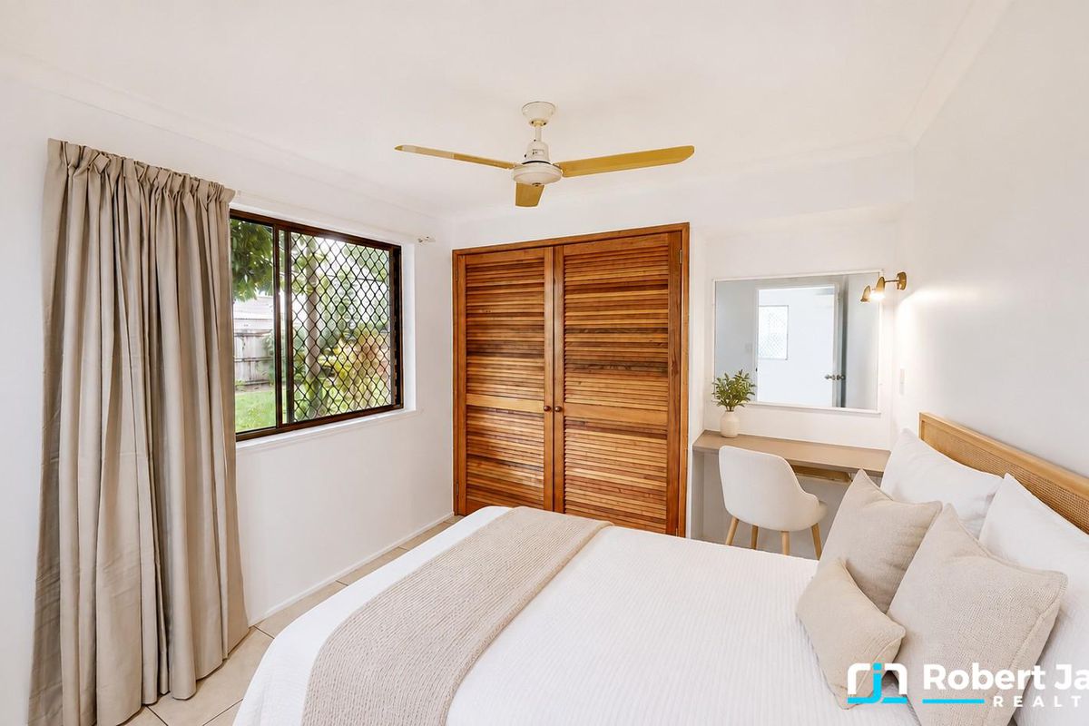 2 / 46 Poinciana Avenue, Tewantin