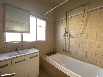 1 / 4 Margot Street, Chadstone