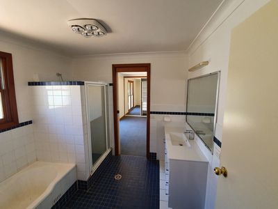 2 Sunset Way, Dubbo
