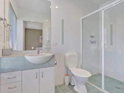 2 / 12 Russell Street, Hawks Nest