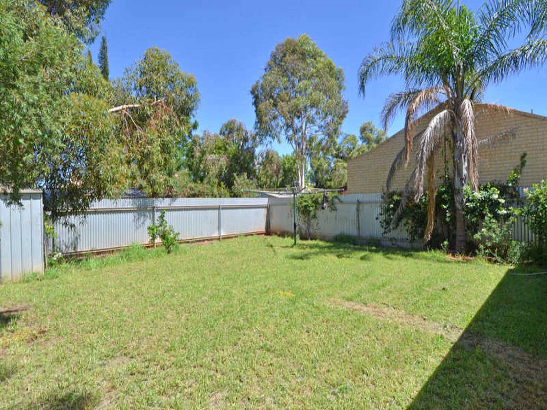 23 Crowley Gardens, Somerville