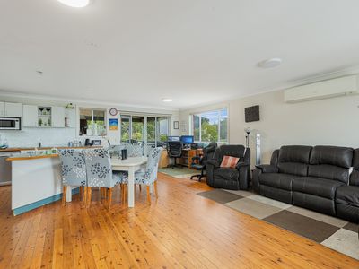 17 John Reilly Street, Dalmeny