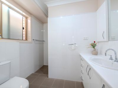 6 Azure Avenue, Dubbo