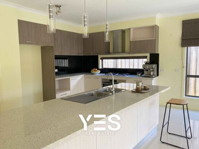 24 Sundaze Street, Clyde North