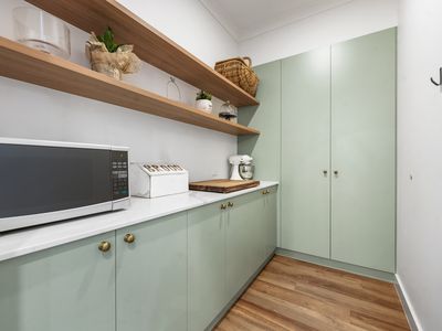 68 East Street, Redwood