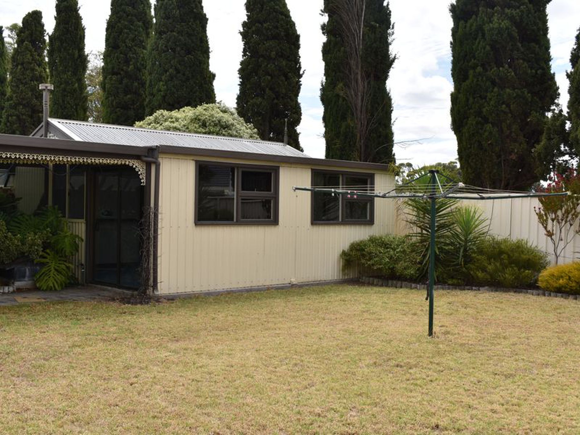 25 English Drive, Millicent