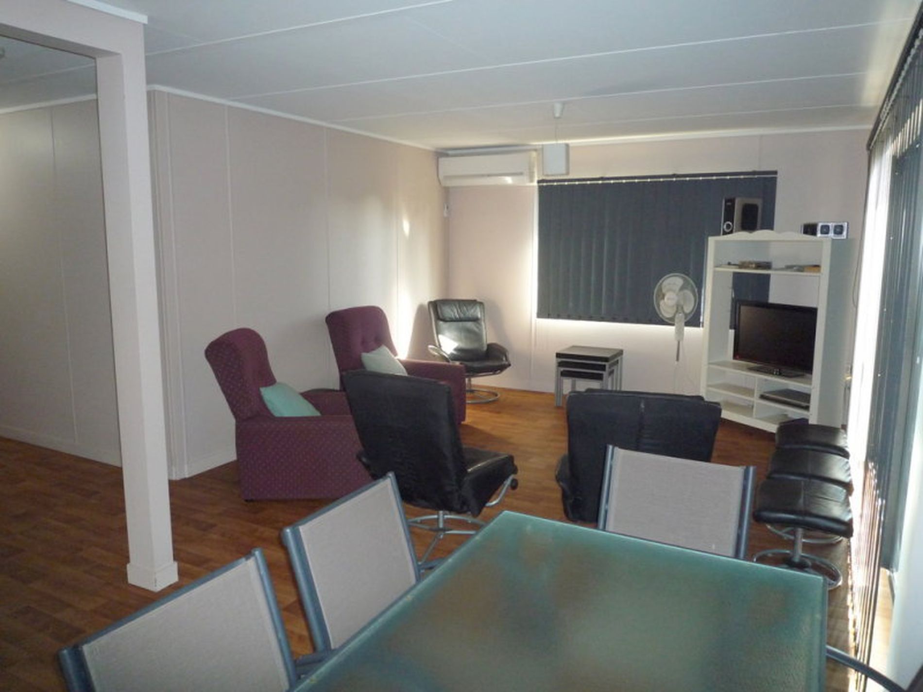 12 Fifth Avenue, Woodgate