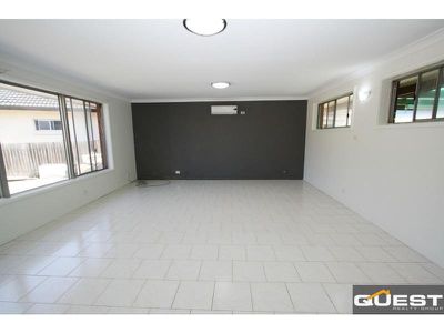 7 Merrett Crescent, Greenacre