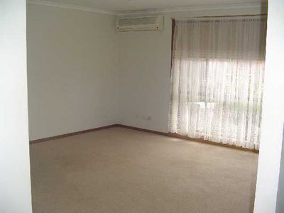 Unit 2 / 2 Maplehurst Avenue, Hoppers Crossing