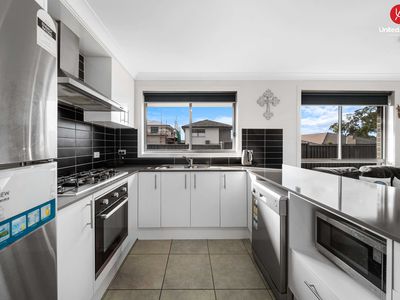 2 Shortbridge Avenue, Middleton Grange