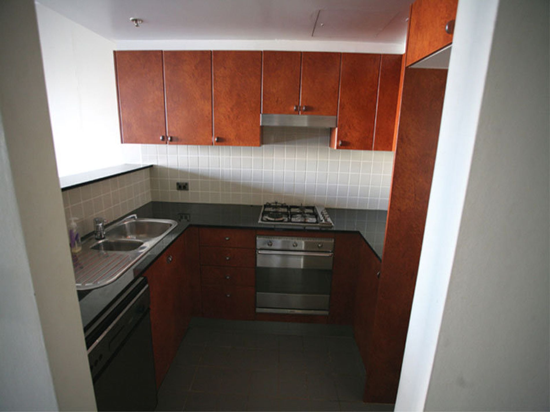 2002 / 1 Hosking Place, Sydney