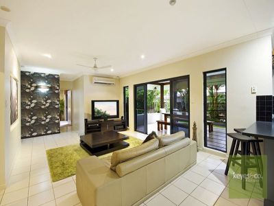 6 Barwin Court, Douglas