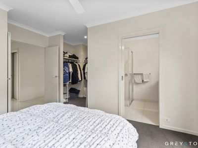10 Caro Way, Fraser Rise