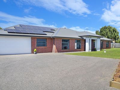 9 Atkins Crescent, Port Fairy