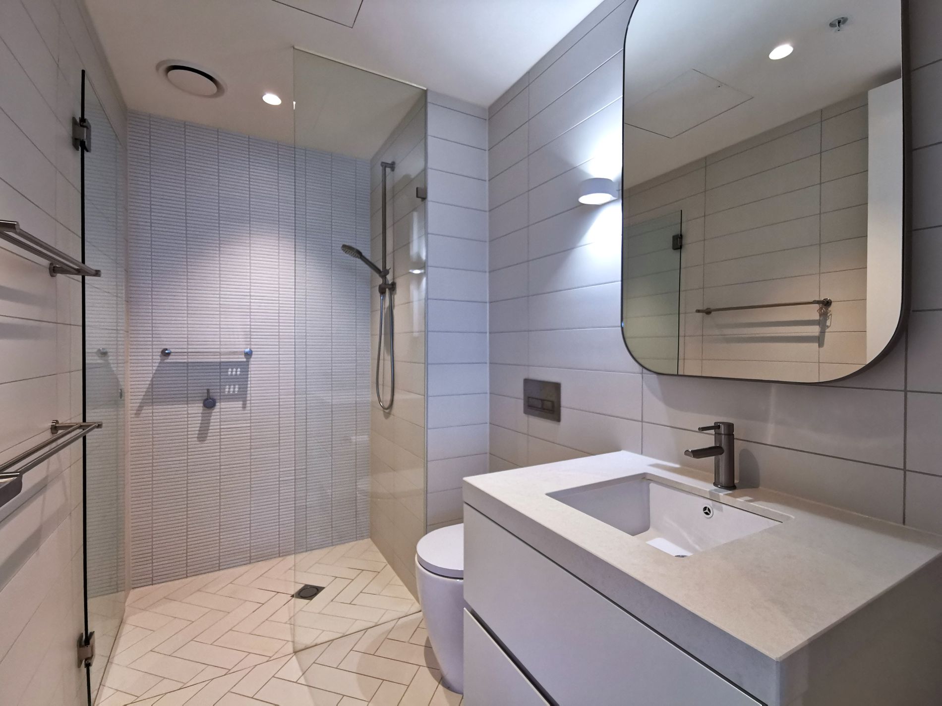 1708 / 450 St Kilda Road, Melbourne