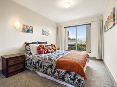 62 Easther Crescent, Kew