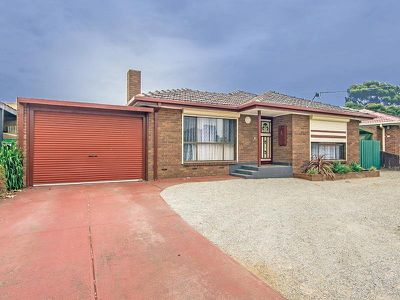 4 Charinga Avenue, Werribee