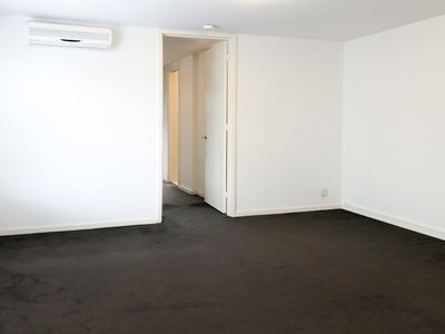 4 / 12 Farnham Court, Flemington
